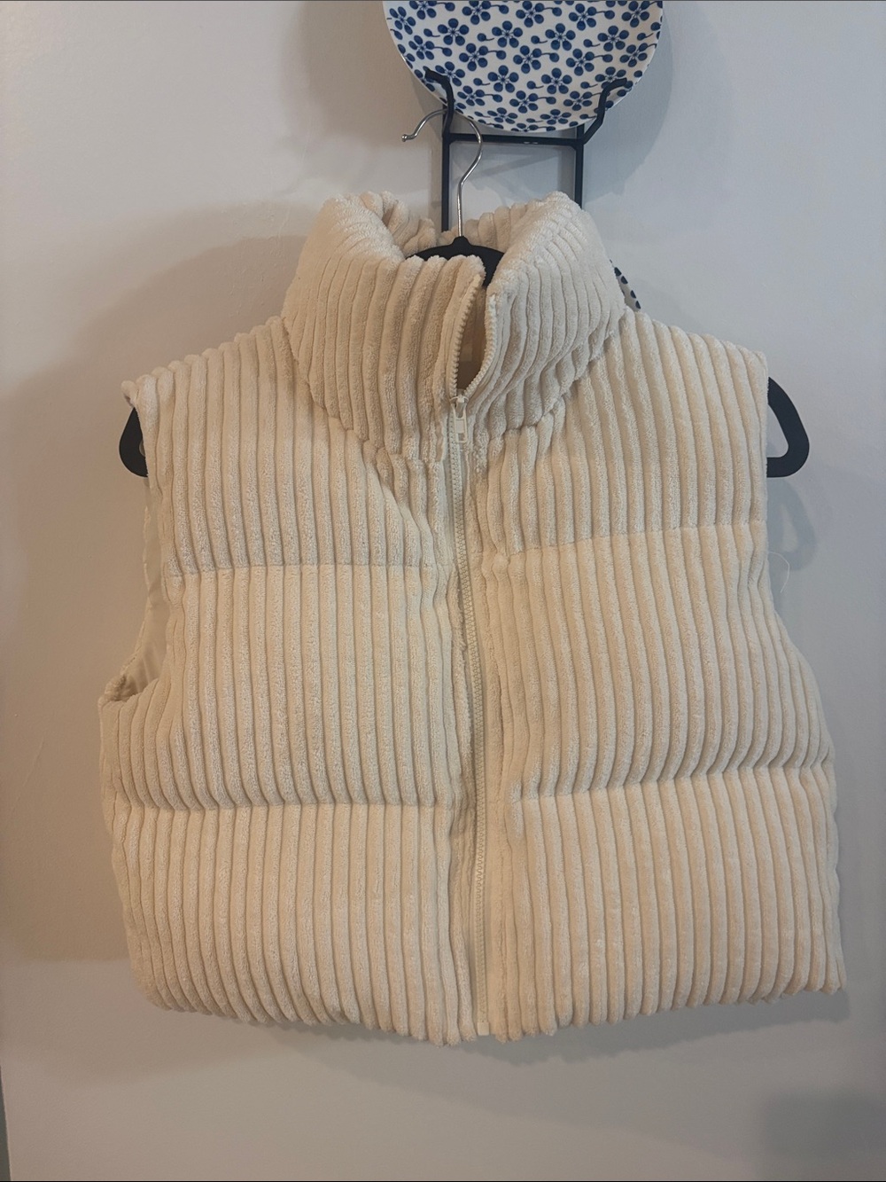 SHEIN QUILTED PUFFER VEST CROPPED
